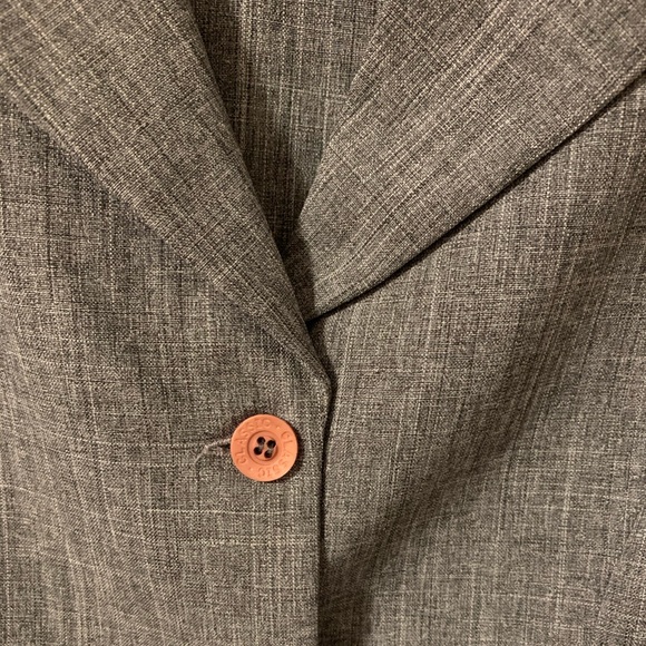 Short sleeve button down blouse - Picture 3 of 7